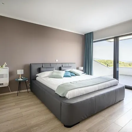 Pedena In Sveta Katarina - Haus Fuer 8-10 Personen Villa Benazici