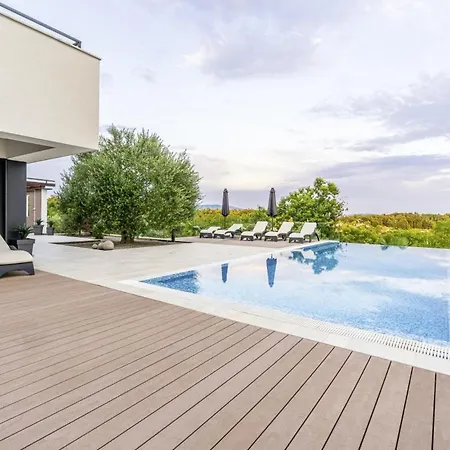 Pedena In Sveta Katarina - Haus Fuer 8-10 Personen Villa