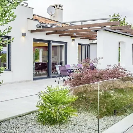 Pedena In Sveta Katarina - Haus Fuer 8-10 Personen Villa Benazici